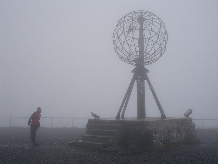 mit-dem-fahrrad-ans-nordkap.de fahrrad nordkap thumbs nordkap-fahrrad-reise-tour-nordkap-weltkugel-norwegen.jpg